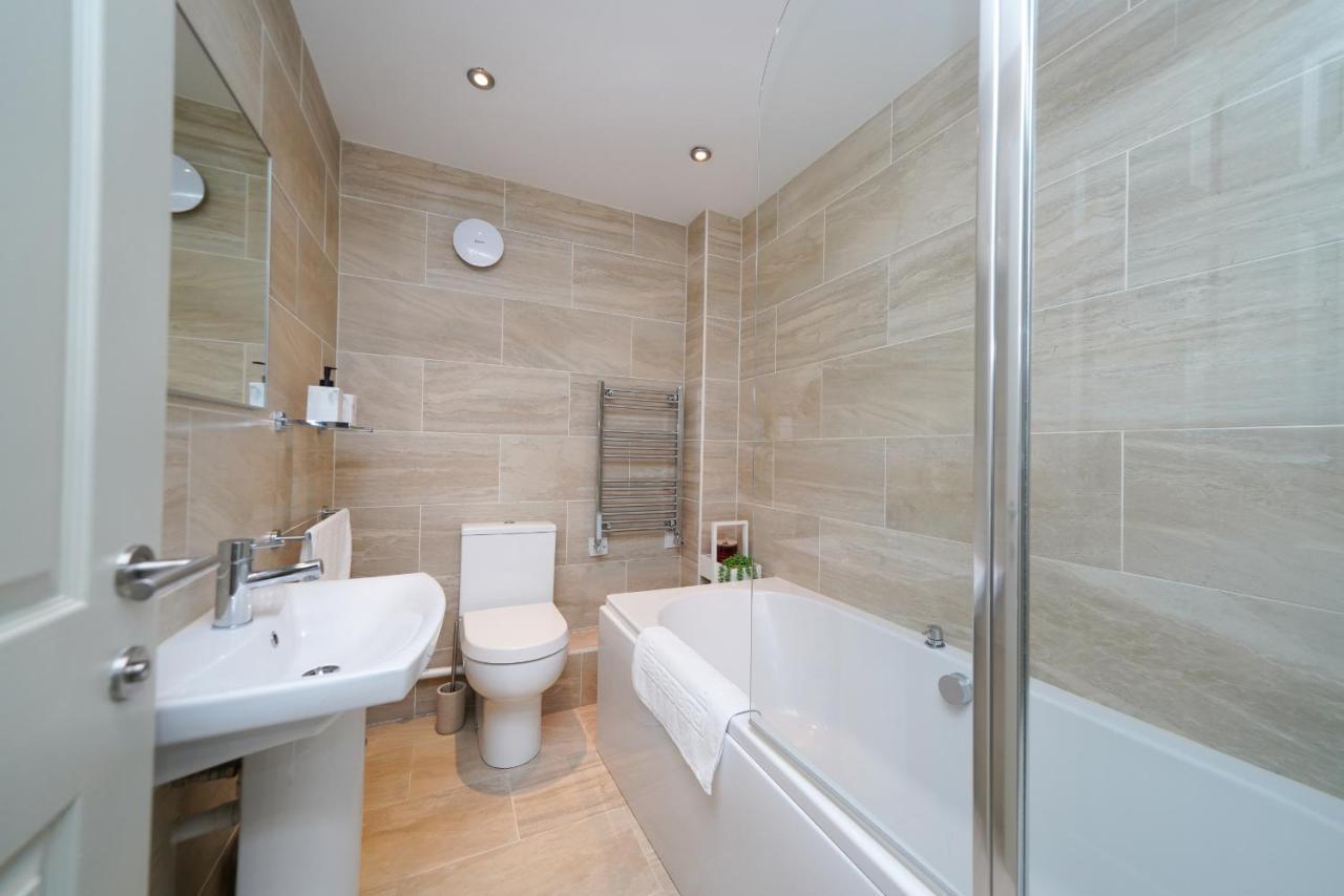 Апартаменты Castle Townhouse Kenilworth - Private Parking - 24 Hr Gym Access - Town Centre Экстерьер фото